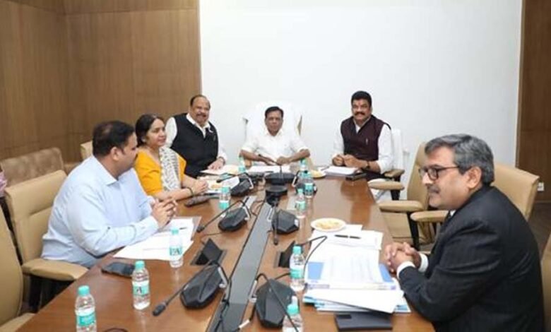 जिला-एवं-तहसील-स्तर-पर-भी-कामर्शियल-सिलेंडर-की-उपलब्धता-सुनिश्चित-करें