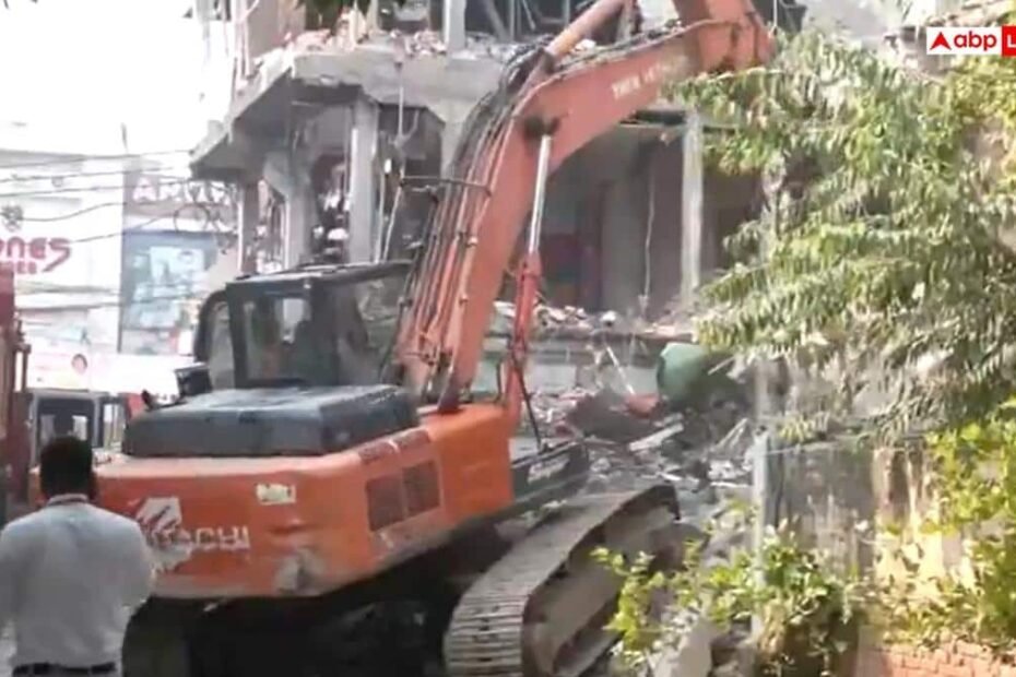 मेरठ-के-सेंट्रल-मार्केट-में-सीलिंग-एक्शन,-स्कूल,-अस्पताल,-नर्सिंग-होम-और-कॉम्प्लेक्स-पर-असर,-रो-रहे-लोग