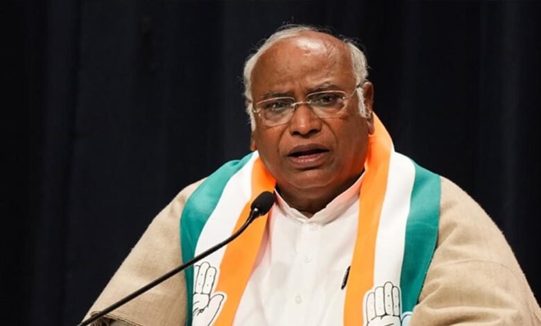 मल्लिकार्जुन-खरगे-ने-गुजरातियों-पर-किए-कमेंट-के-लिए-मांगी-माफी,-कहा-हमेशा-रहेगा-सम्मान