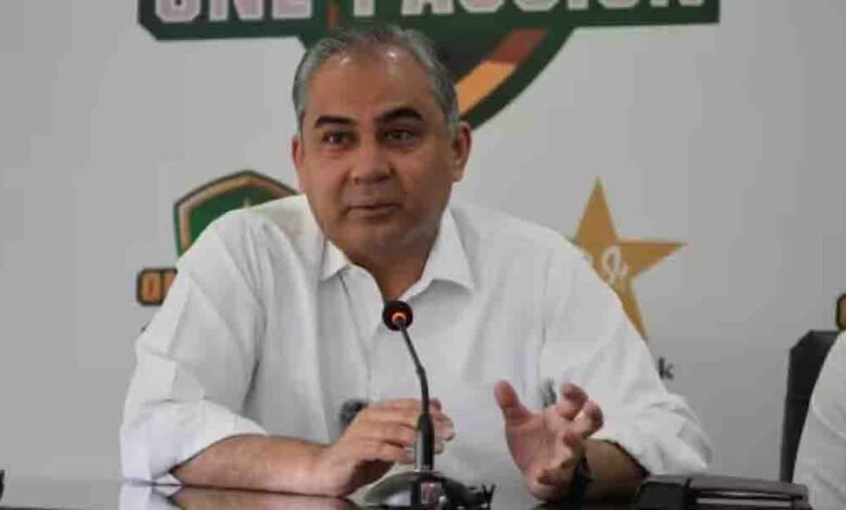 psl-2026-में-खाली-स्टेडियम-पर-छिड़ा-विवाद,-अली-नक़वी-और-pcb-चेयरमैन-के-बयानों-में-बड़ा-विरोधाभास