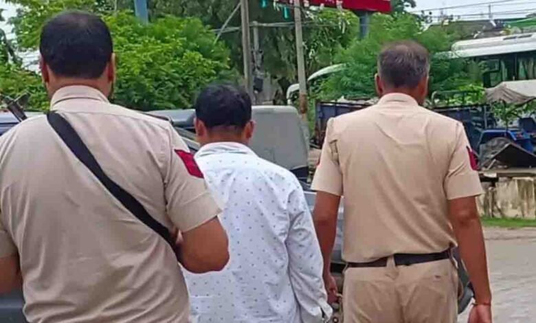 गुमला-में-नशे-के-सौदागरों-पर-पुलिस-का-सर्जिकल-स्ट्राइक,-होटलों-और-ढाबों-से-भारी-मात्रा-में-अफीम-गांजा-बरामद