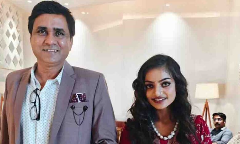 महाकुंभ-वायरल-गर्ल-मोनालिसा-की-शादी-पर-nhrc-का-एक्शन,-डायरेक्टर-सनोज-मिश्रा-बोले-‘जिहादी-जाएगा-जेल’