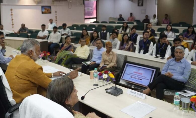 नवागत-जनपद-सीईओ-एवं-विकास-खंड-अधिकारियों-के-अभिमुखीकरण-प्रशिक्षण-का-हुआ-समापन