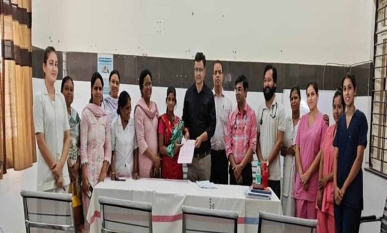 उप-मुख्यमंत्री-शुक्ल-ने-की-रतलाम-एसएनसीयू-टीम-के-समर्पित-प्रयास-की-सराहना