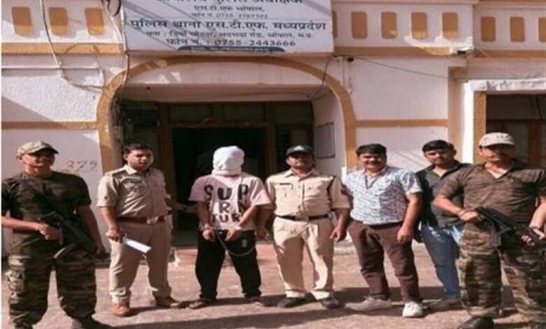 हैरी-बॉक्सर-गैंग-का-प्रमुख-सदस्य-एवं-20-हजार-रुपये-का-इनामी-फरार-आरोपी-मुरैना-से-गिरफ्तार