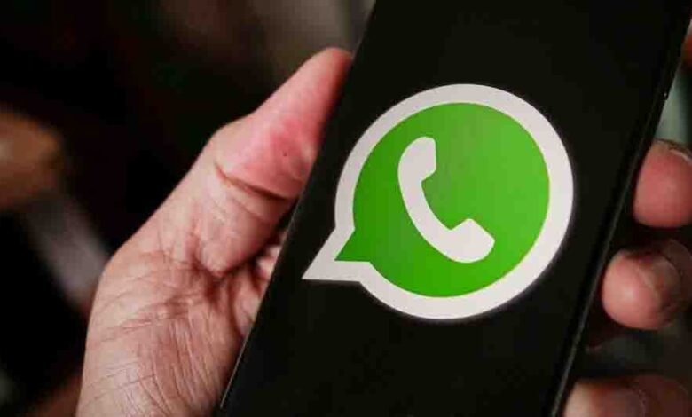 वॉट्सऐप-ने-कार-यूजर्स-के-लिए-लॉन्च-किया-नया-कारप्ले-ऐप,-अब-इंफोटेनमेंट-सिस्टम-पर-ही-देख-सकेंगे-कॉल-हिस्ट्री-और-चैट्स