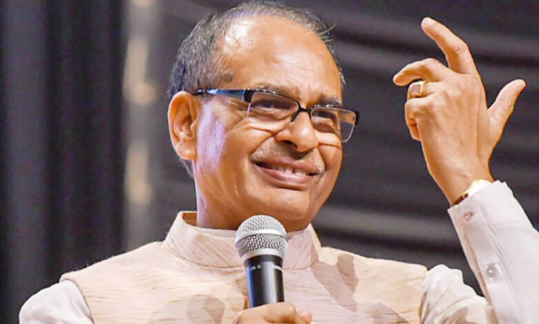 विदिशा-से-मोहभंग-या-नया-सियासी-गणित?-शिवराज-मामा-की-रायसेन-में-बढ़ती-सक्रियता-ने-छेड़ी-जन-चर्चा