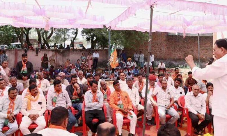 उप-मुख्यमंत्री-देवड़ा-गांव-चलो-अभियान-में-सीधे-जुड़े-किसानों-से-जनसंवाद-का-बना-प्रभावी-माध्यम