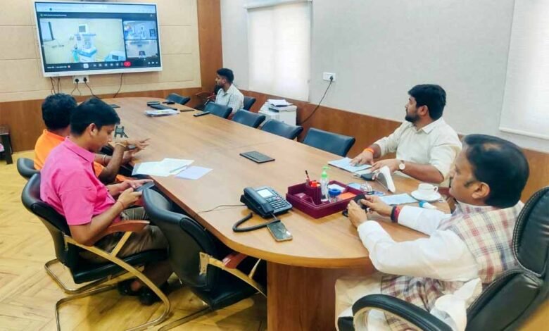 राज्य-सरकार-शासकीय-संस्थानों-में-उच्च-स्तरीय-स्वास्थ्य-सुविधाएँ-उपलब्ध-कराने-के-लिए-प्रतिबद्ध-:-उप-मुख्यमंत्री-शुक्ल