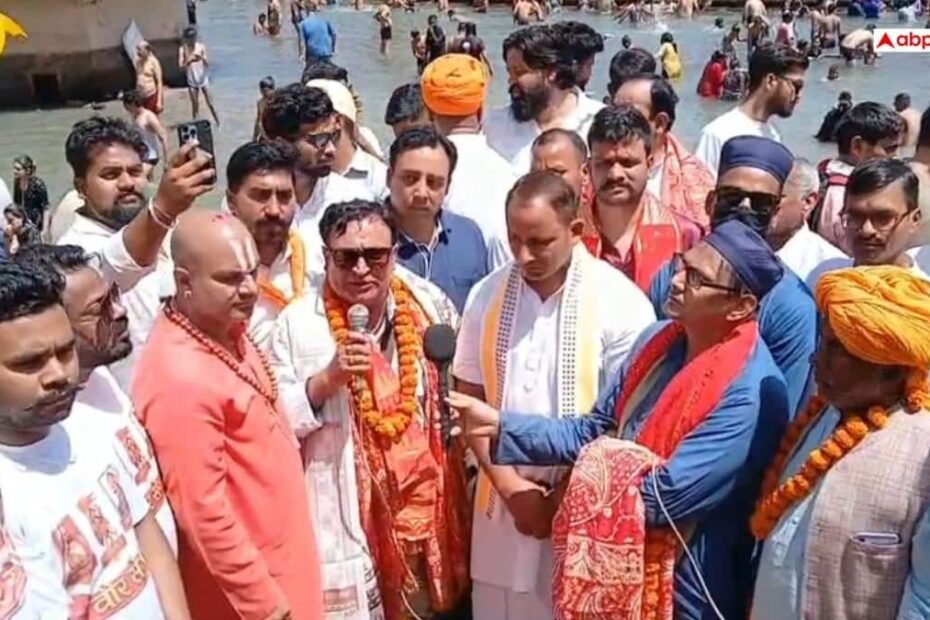 हरिद्वार-में-‘एक्स-मुस्लिम-पदयात्रा’-का-समापन,-हर-की-पैड़ी-पर-गंगा-स्नान-के-बाद-धर्म-परिवर्तन-का-दावा