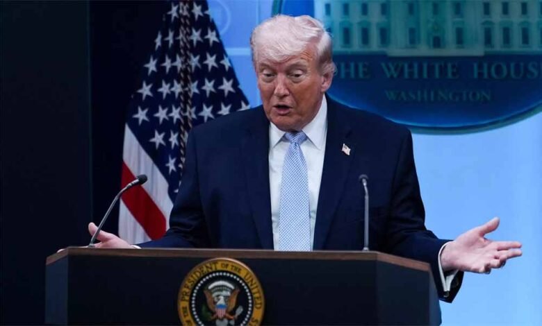 नाकेबंदी-की-तरफ-आए-तो-कर-देंगे-तबाह,-ड्रग्स-तस्करों-जैसा-अंजाम-भुगतने-की-डोनाल्ड-ट्रंप-ने-दी-चेतावनी