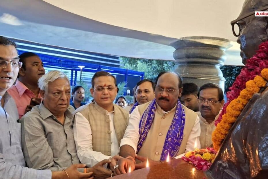 अंबेडकर-की-136वीं-जयंती-की-पूर्व-संध्या-पर-स्वच्छता-का-संदेश,-दिल्ली-में-सफाई-के-साथ-मनाया-गया-दीपोत्सव