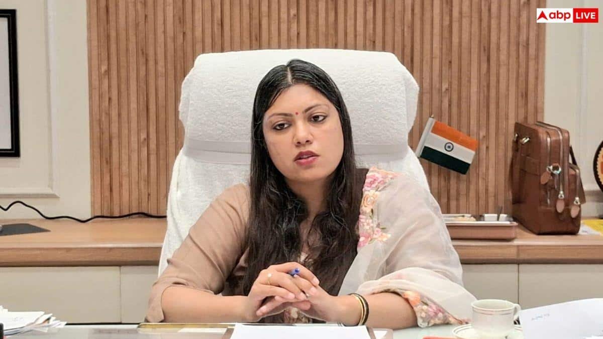 कहां-की-रहने-वाली-हैं-नोएडा-की-डीएम-ias-मेधा-रूपम,-जानें-कितनी-मिलती-है-सैलरी?