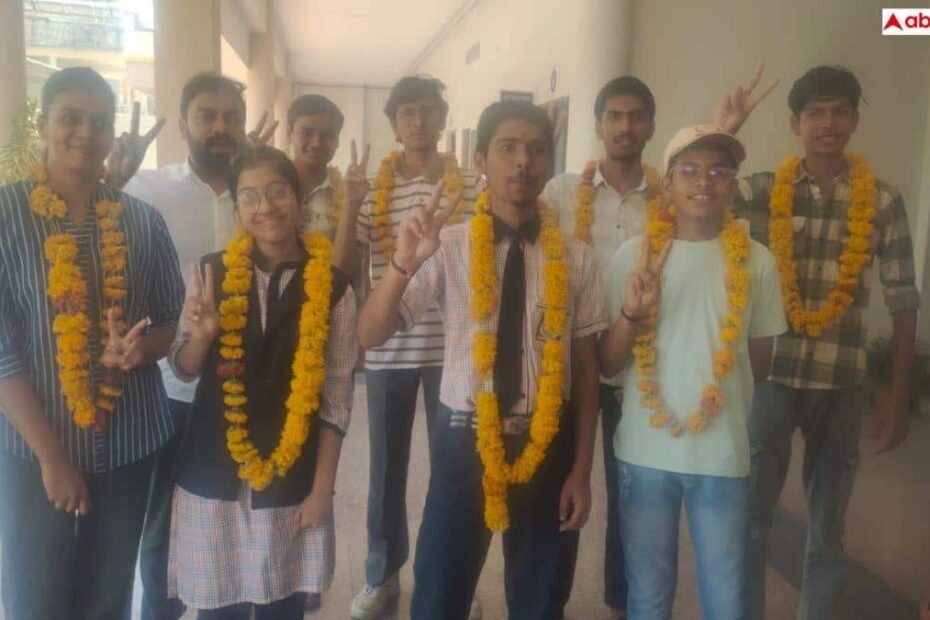 सीहोर-के-श्लोक-प्रजापति-बने-साइंस-में-स्टेट-टॉपर,-98.6%-अंकों-से-रचा-इतिहास;-पिता-करते-हैं-मजदूरी