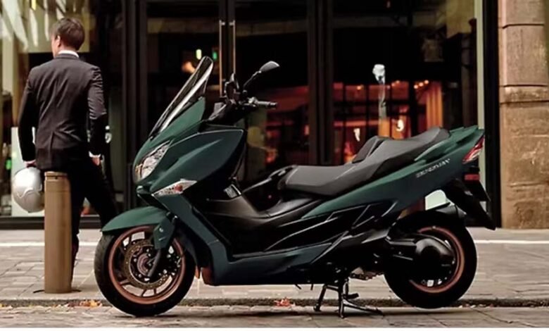 अब-स्कूटर-में-मिलेगा-400-सीसी-का-पावरफुल-इंजन,-मुंबई-में-पेश-हुआ-नया-मॉडल
