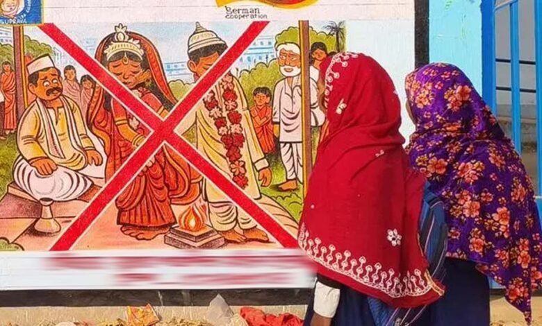 9-साल-का-दूल्हा,-8-साल-की-दुल्हन:-mp-में-बाल-विवाह-पर-टेंट-संचालक-और-पंडित-के-खिलाफ-कार्रवाई