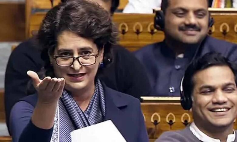डिलिमिटेशन-पर-तीखा-वार-महिलाओं-को-भ्रम-में-रख-रही-सरकार:-प्रियंका