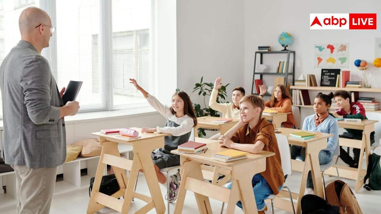 classroom-boundaries:-कक्षा-में-शिक्षक-छात्र-के-बीच-कभी-नहीं-होनी-चाहिए-ये-बातें,-पूरी-जिंदगी-नजर-आता-है-इसका-असर