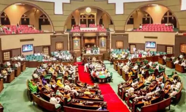 प्रदेश-की-राजनीति-में-बड़ा-बदलाव:-345-विधानसभा-और-43-लोकसभा-सीटें,-33%-महिला-आरक्षण-से-बदलेंगे-समीकरण