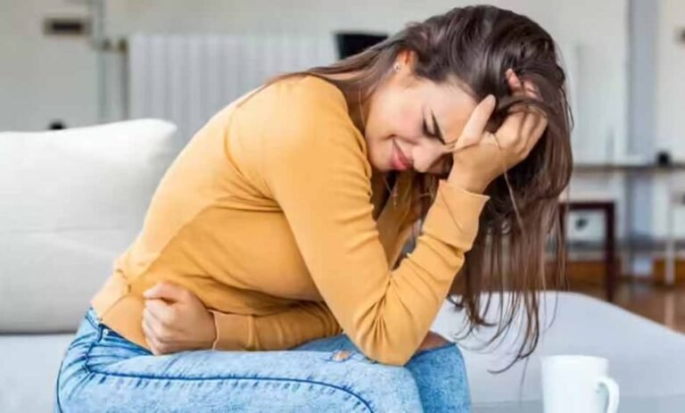 गर्मी-में-मसल्स-क्रैम्प-क्यों-होते-हैं?-जानिए-कारण,-लक्षण-और-बचाव-के-आसान-उपाय