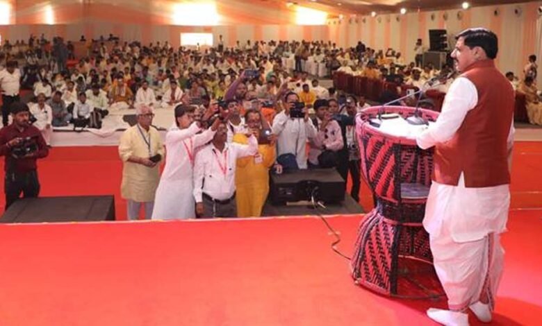 आदि-शंकराचार्य-का-दर्शन-भारतीय-संस्कृति,-धर्म-और-आध्यात्मिक-एकता-का-बना-आधार-:-मुख्यमंत्री-डॉ.-यादव