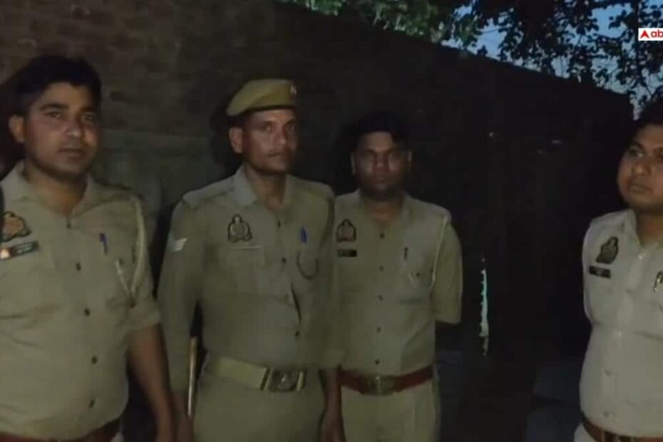 रामपुर-की-मस्जिद-और-मजार-में-तोड़फोड़,-धार्मिक-किताब-और-झंडा-जलाए-जाने-पर-तनाव,-पुलिस-बल-तैनात