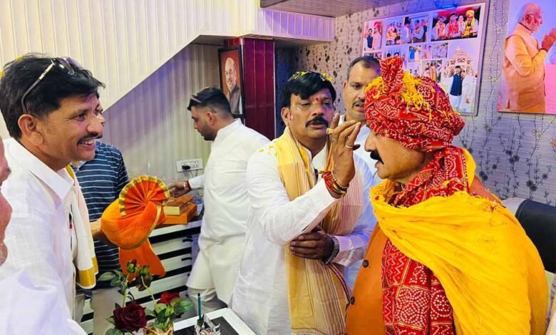 सिवनी-में-परशुराम-जन्मोत्सव-पर-निकली-भव्य-शोभायात्रा,-डॉ.-नरोत्तम-मिश्रा-हुए-शामिल