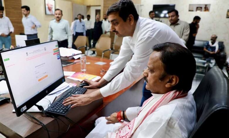 उप-मुख्यमंत्री-शुक्ल-ने-स्वयं-अपना-स्वगणना-फॉर्म-भरा