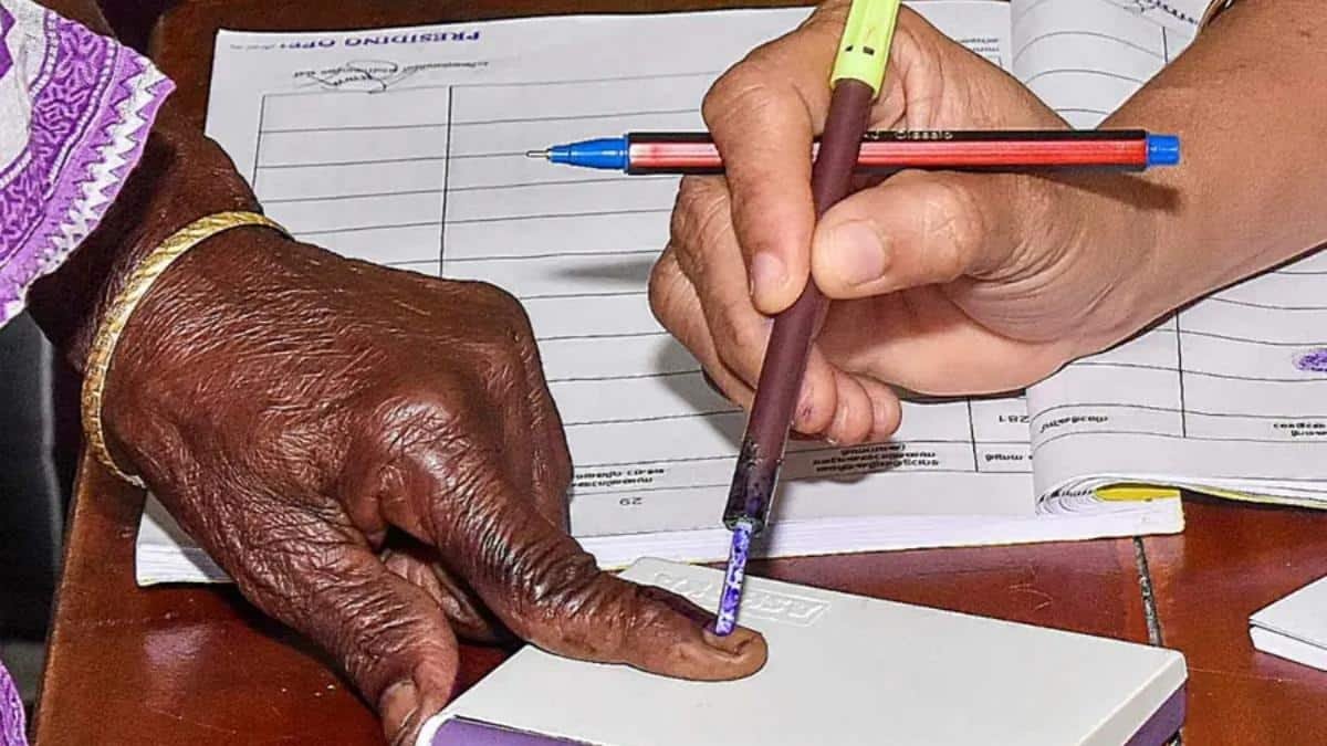 यूपी-में-पंचायत-का-इंतजार-कर-रहे-कैंडिडेट्स-के-लिए-बुरी-खबर!-निर्वाचन-आयोग-की-इस-चिट्ठी-ने-बिगाड़-दिया-प्लान?