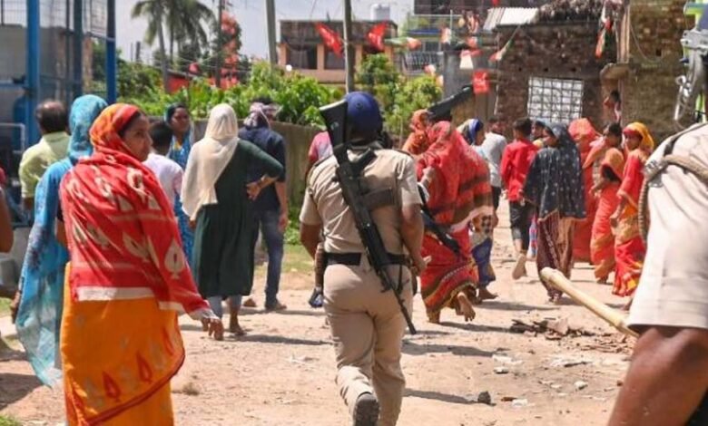 बंगाल-में-8-हजार-पोलिंग-बूथ-को-चुनाव-आयोग-ने-माना-सुपर-सेंसेटिव,-135-दबंगों-को-पकड़ा