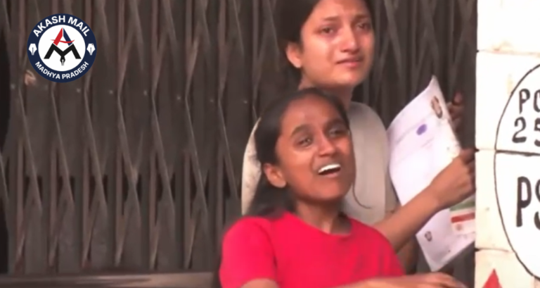 NEET UG री-एग्जाम में नहीं मिली एंट्री, परीक्षा केंद्र के बाहर रो पड़ीं छात्राएं