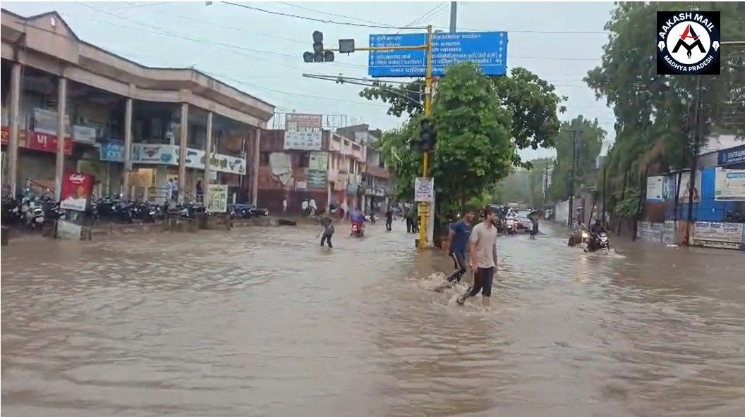 पहली बारिश में जलभराव पर बुरहानपुर में सियासत तेज, कांग्रेस ने उठाए सवाल, भाजपा ने किया पलटवार