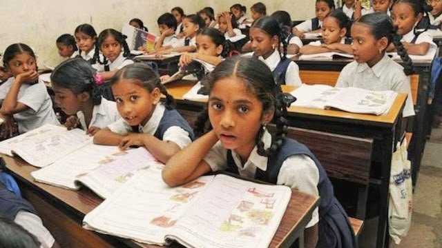 CBSE की नई थ्री-लैंग्वेज पॉलिसी: 7वीं से 10वीं तक के छात्रों पर क्या होगा असर? जानिए नए नियम